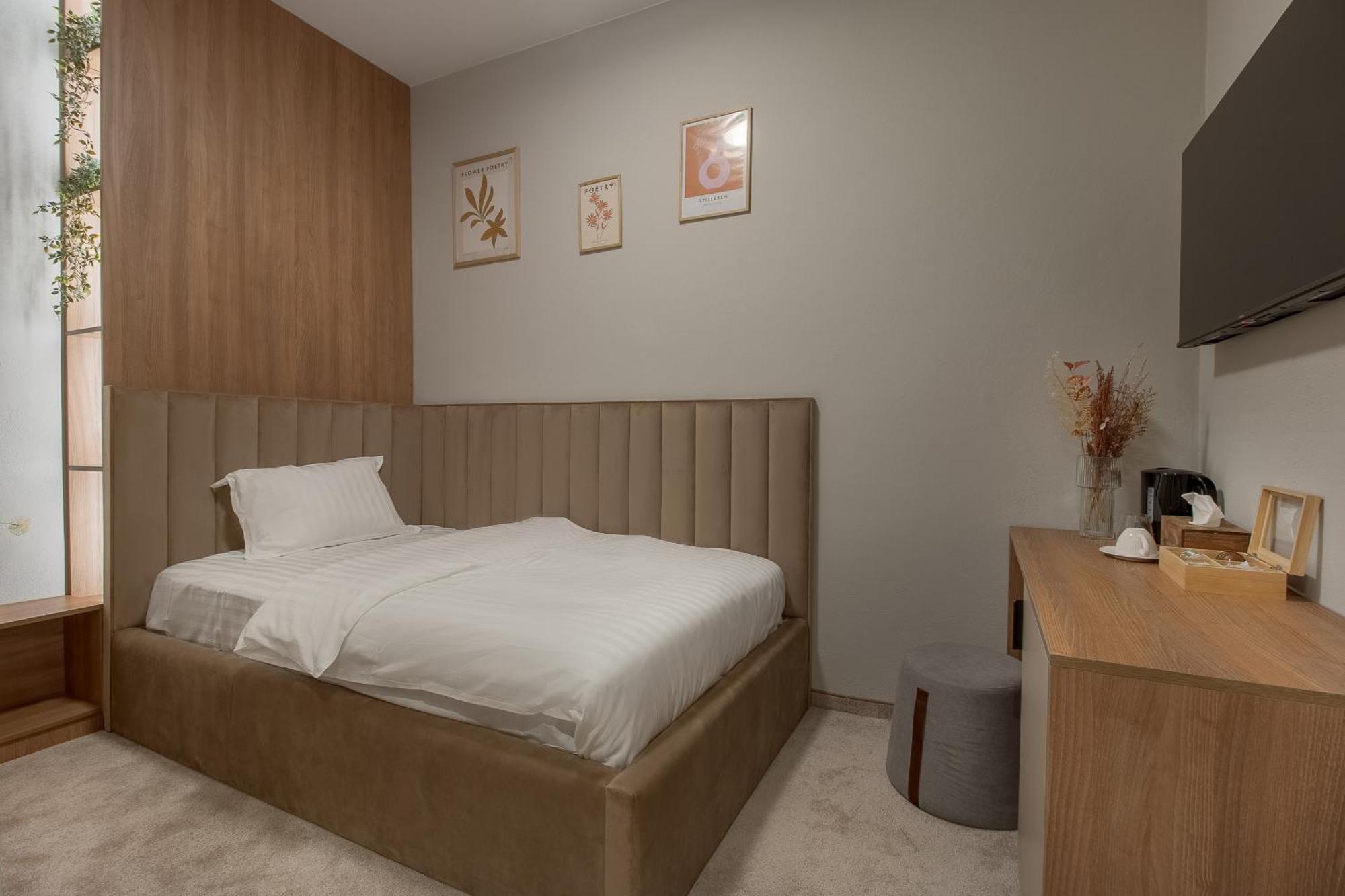 Oasis Rooms Орадя Екстер'єр фото