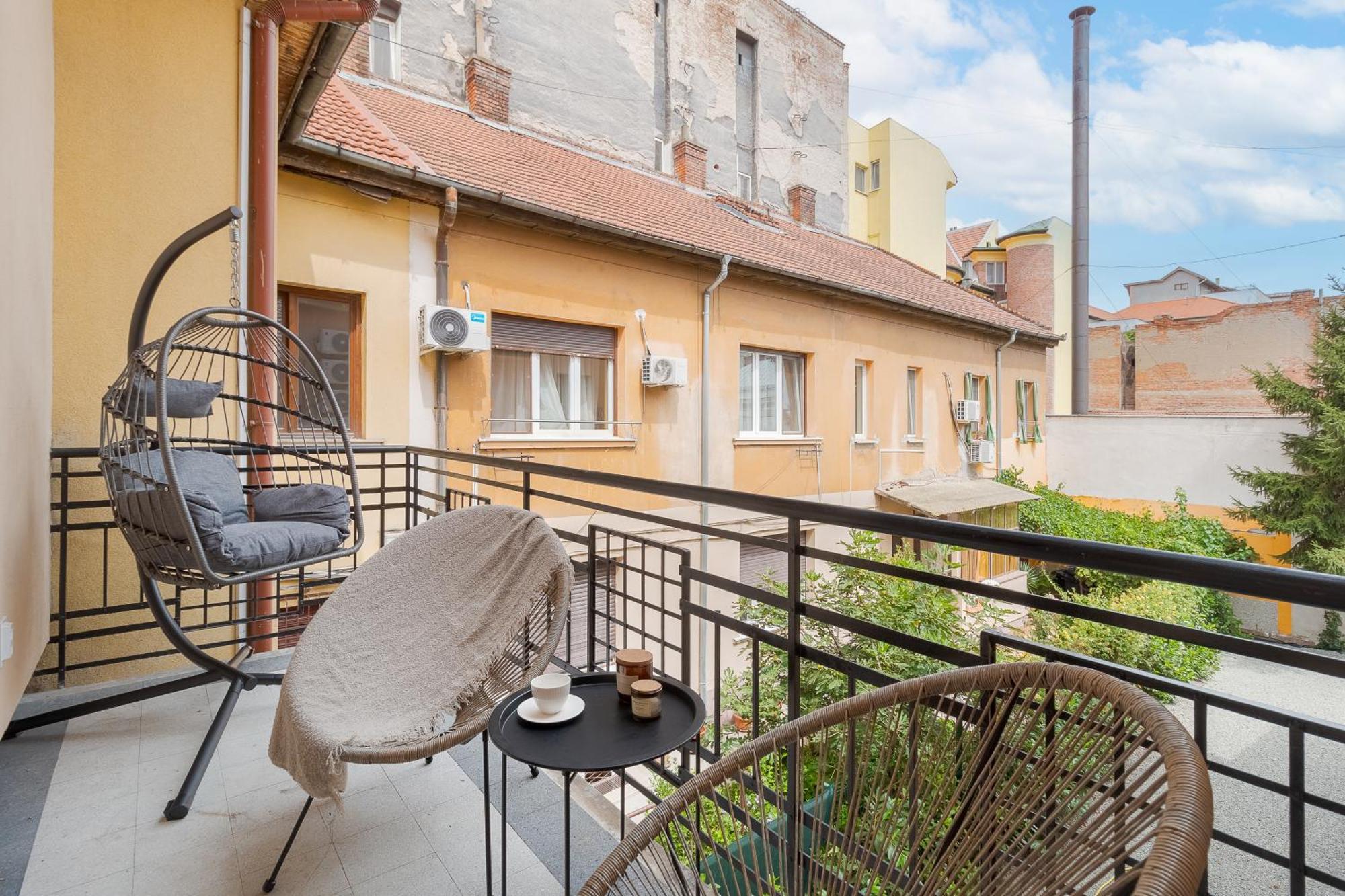 Oasis Rooms Орадя Екстер'єр фото
