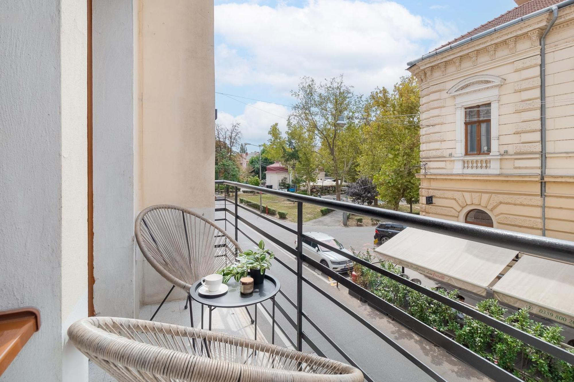 Oasis Rooms Орадя Екстер'єр фото