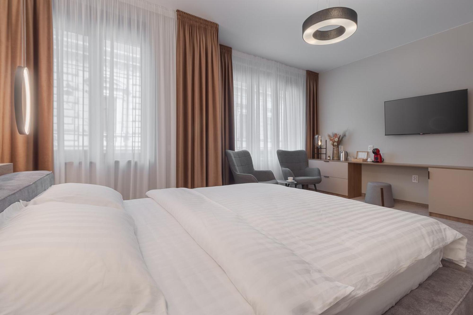 Oasis Rooms Орадя Екстер'єр фото