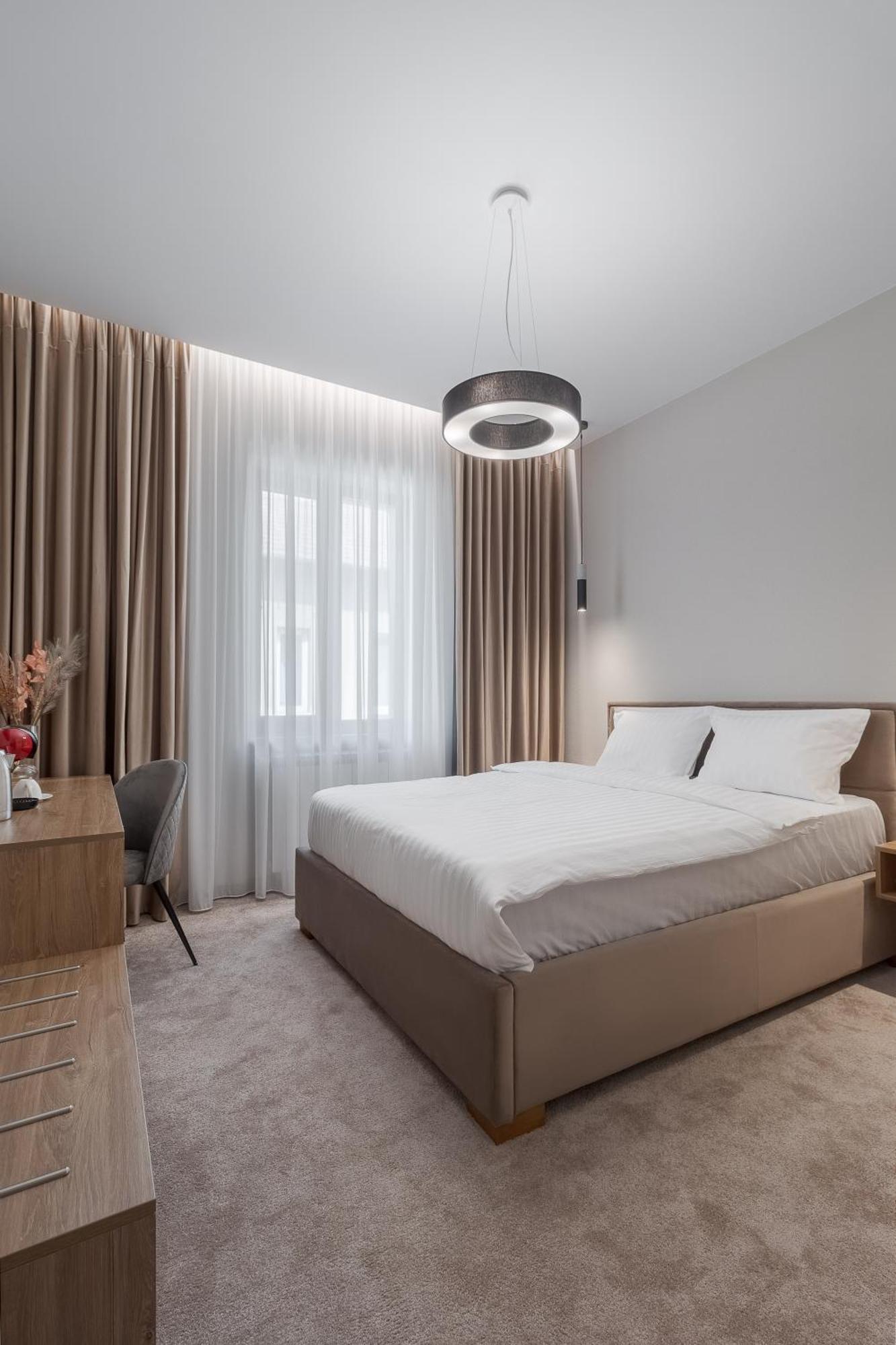 Oasis Rooms Орадя Екстер'єр фото